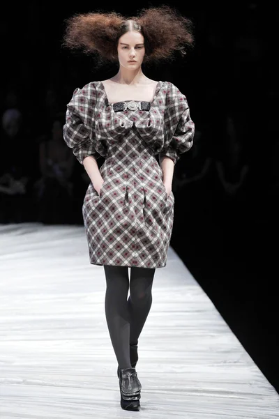 Look 11